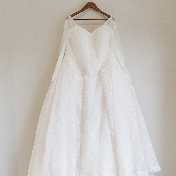 Oleg Cassini Plus Size 20 Wedding Ballgown - Picture 1 of 12